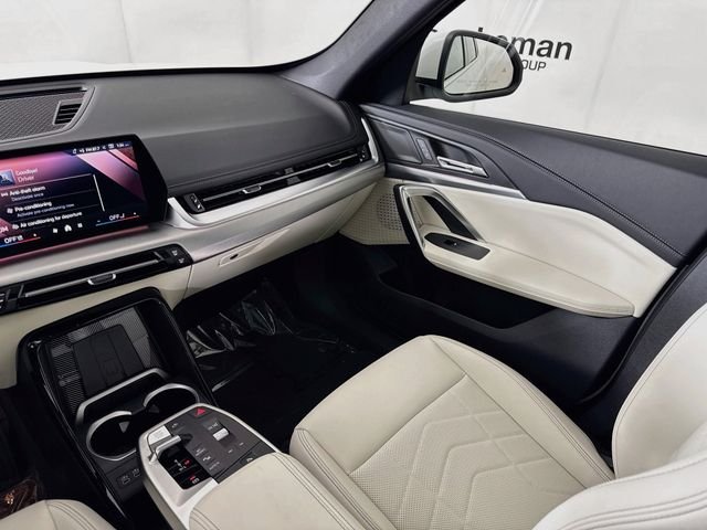 New 2026 White Metallic BMW xDrive28i image 24