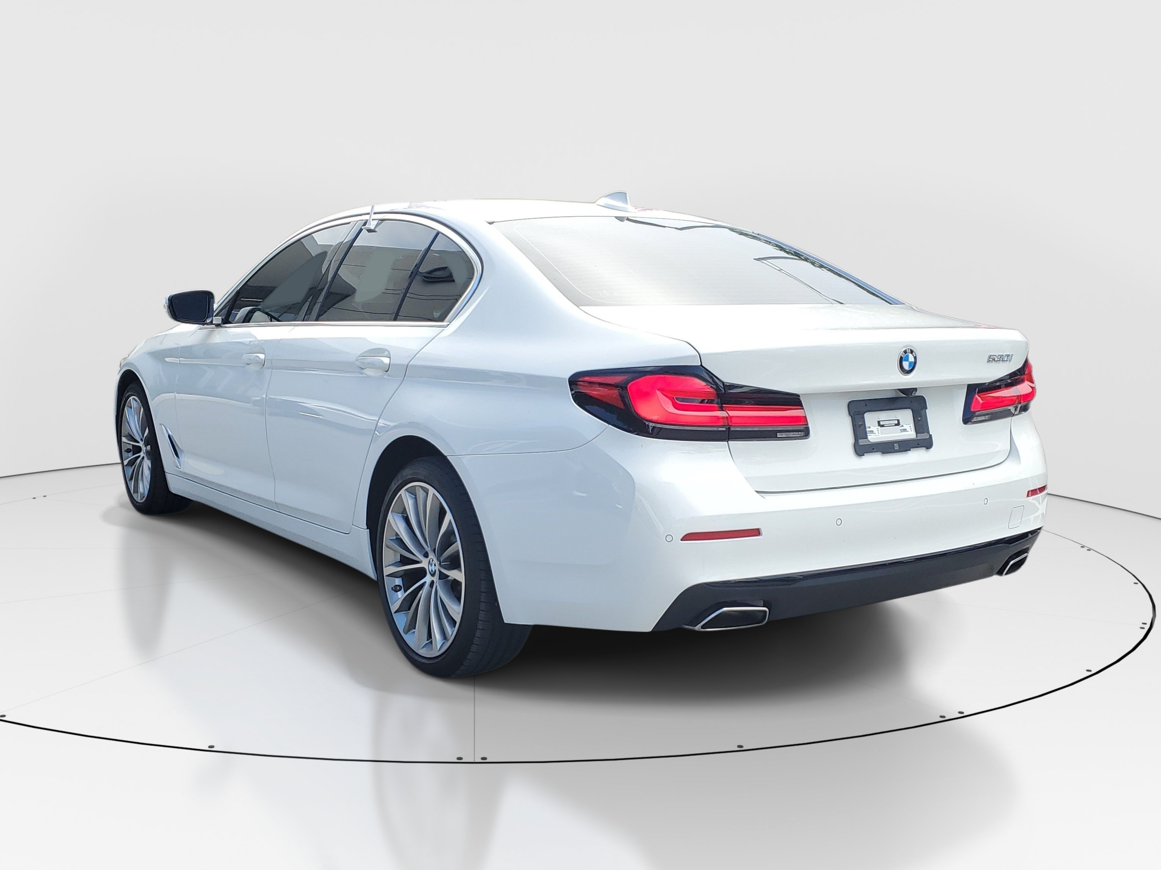 Used 2023 Alpine White BMW 530i image 4