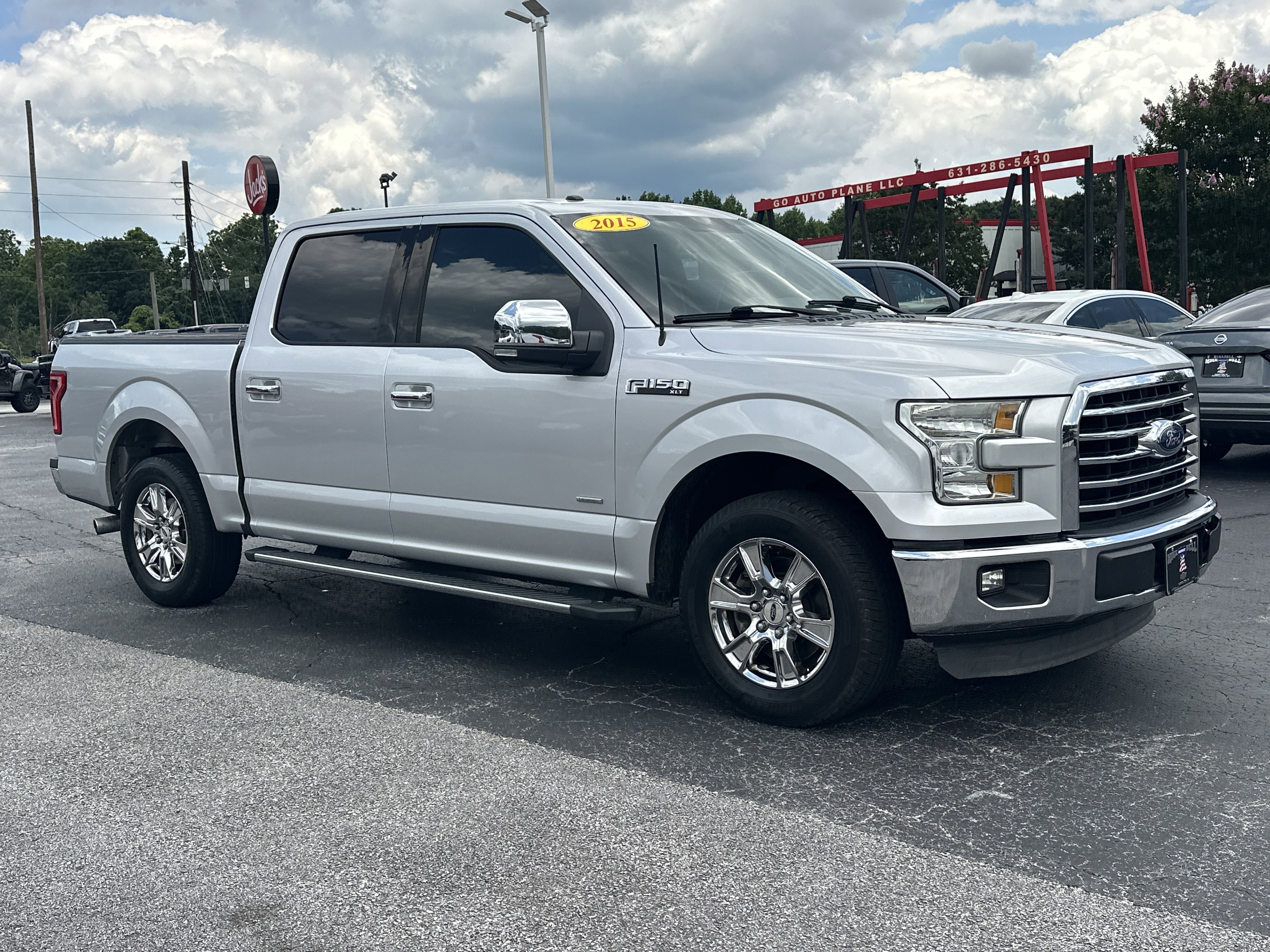 2015 Ford F-150 XLT SuperCrew 145-in's photo