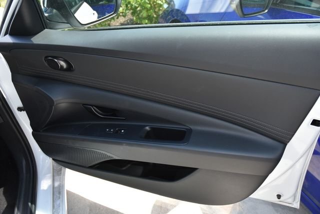 2025 Hyundai Elantra Blue - Photo 14