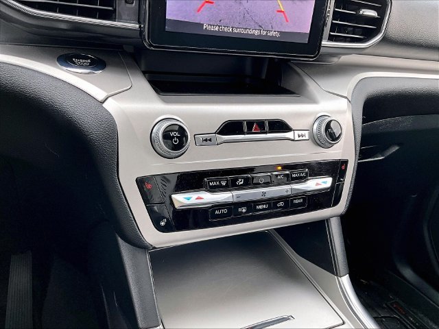 Used 2022 Black Metallic Ford XLT image 28