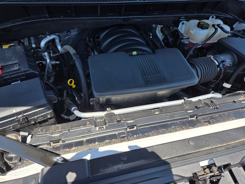 Used 2025 White Chevrolet LT image 18