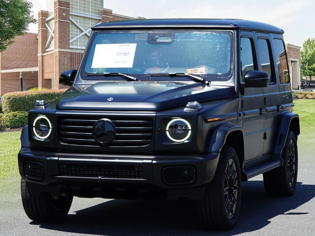 New 2027 MANUFAKTUR Night Black Magno Mercedes-Benz G 580 image 4