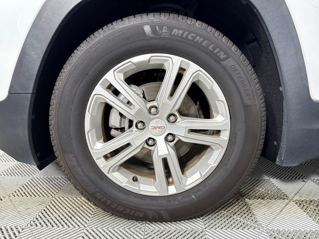 Used 2019 White GMC SLE image 20