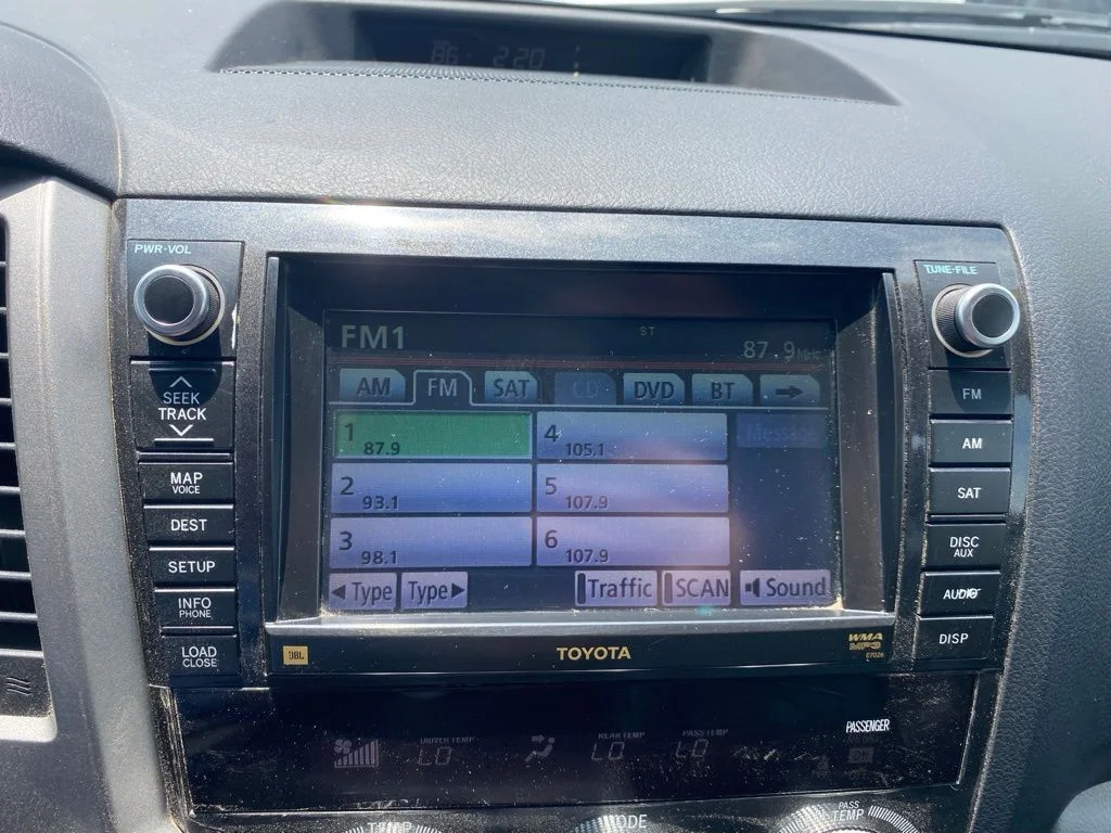Used 2012 White Toyota Platinum image 20