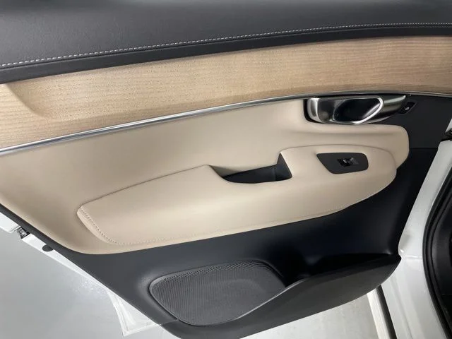 2026 Volvo XC90 Plus - Photo 37