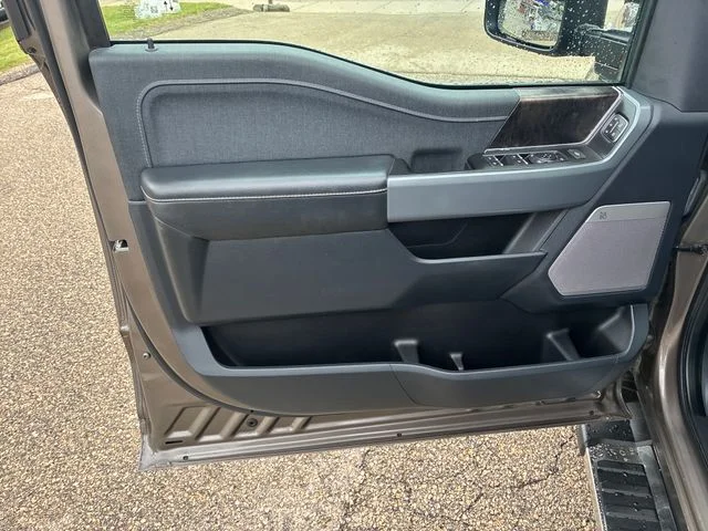 Used 2022 Stone Gray Metallic Ford Lariat image 17