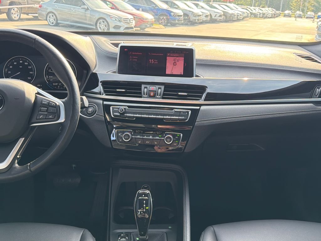 Used 2022 Black BMW sDrive28i image 20