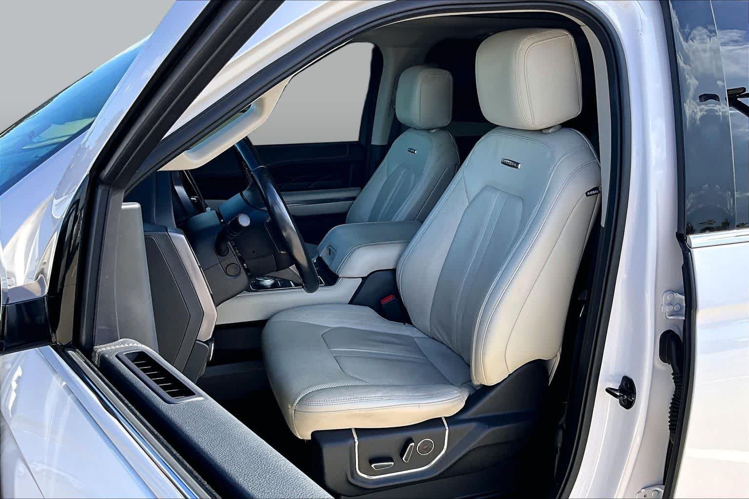 Used 2019 White Platinum Metallic Tri-Coat Ford Platinum image 8