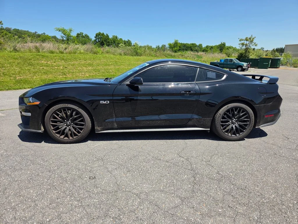 Used 2019 Black Ford GT image 4