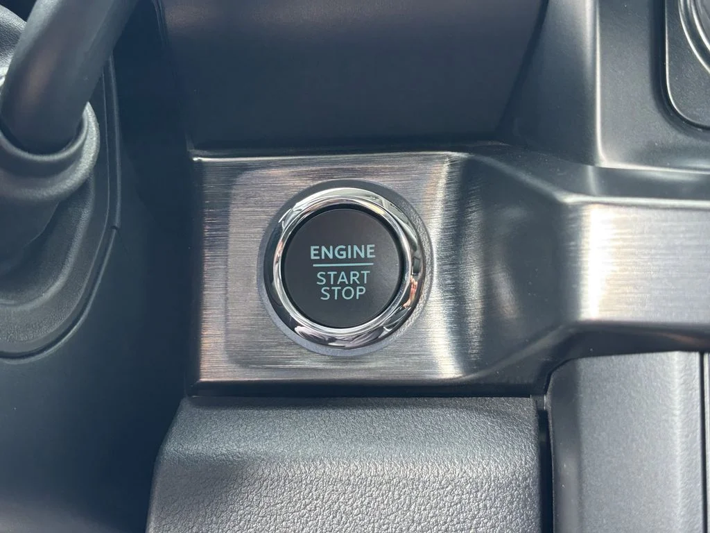 Used 2024 Gray Ford Lariat image 27