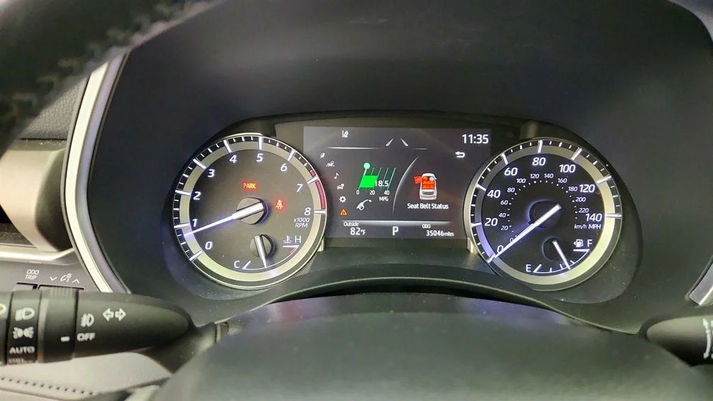 Used 2022 Midnight Black Metallic Toyota XLE AWD image 15