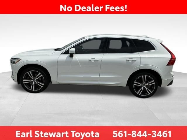Used 2019 White Volvo T5 Momentum image 7