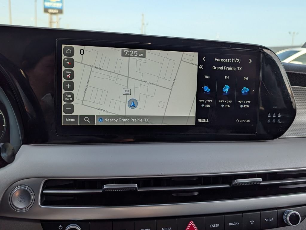 Used 2023 Black Hyundai SEL image 7