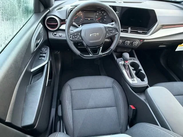 2026 Chevrolet Trax RS - Photo 7