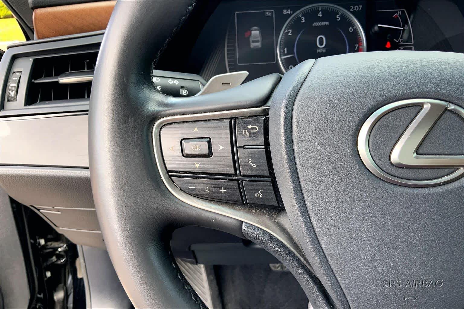 2024 Lexus ES 350 - Photo 37