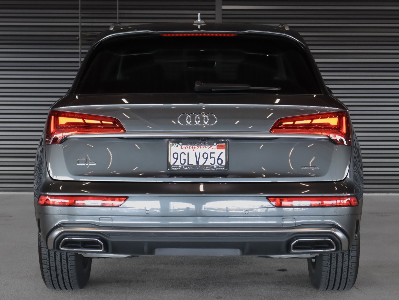 Used 2023 Daytona Gray Pearl Effect Audi S line Premium image 15