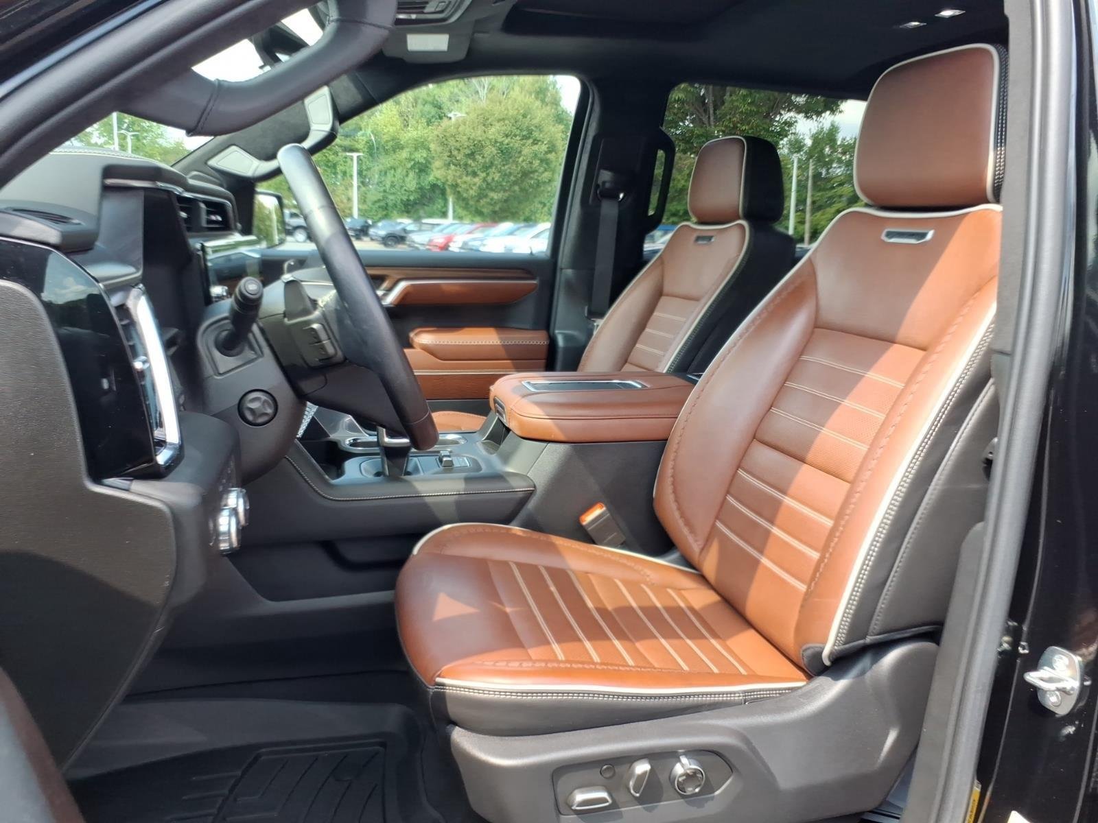 Used 2022 Onyx Black GMC Denali Ultimate image 21
