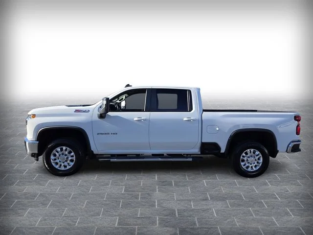 Used 2023 White Chevrolet LT image 6