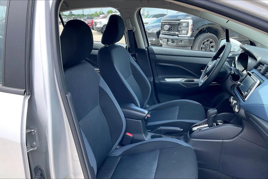 Used 2025 Silver Nissan 1.6 SV image 30
