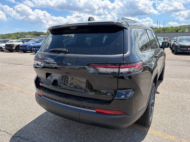 New 2026 Diamond Black Crystal Pearl-Coat Exterior Paint Jeep  image 4