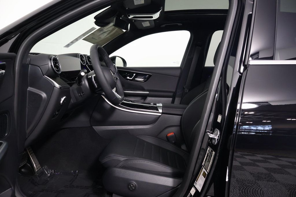 New 2026 Black Mercedes-Benz GLC 300 image 5