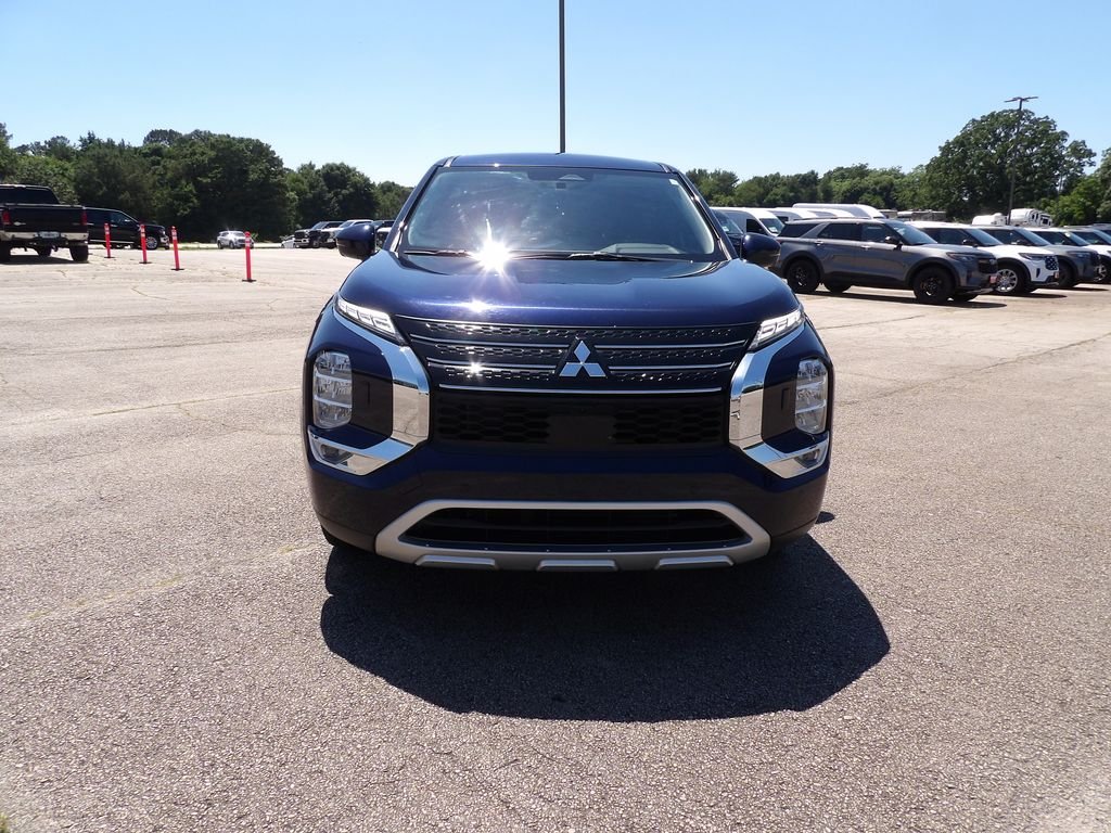 Used 2024 Cosmic Blue Metallic Mitsubishi SE Black Edition image 3
