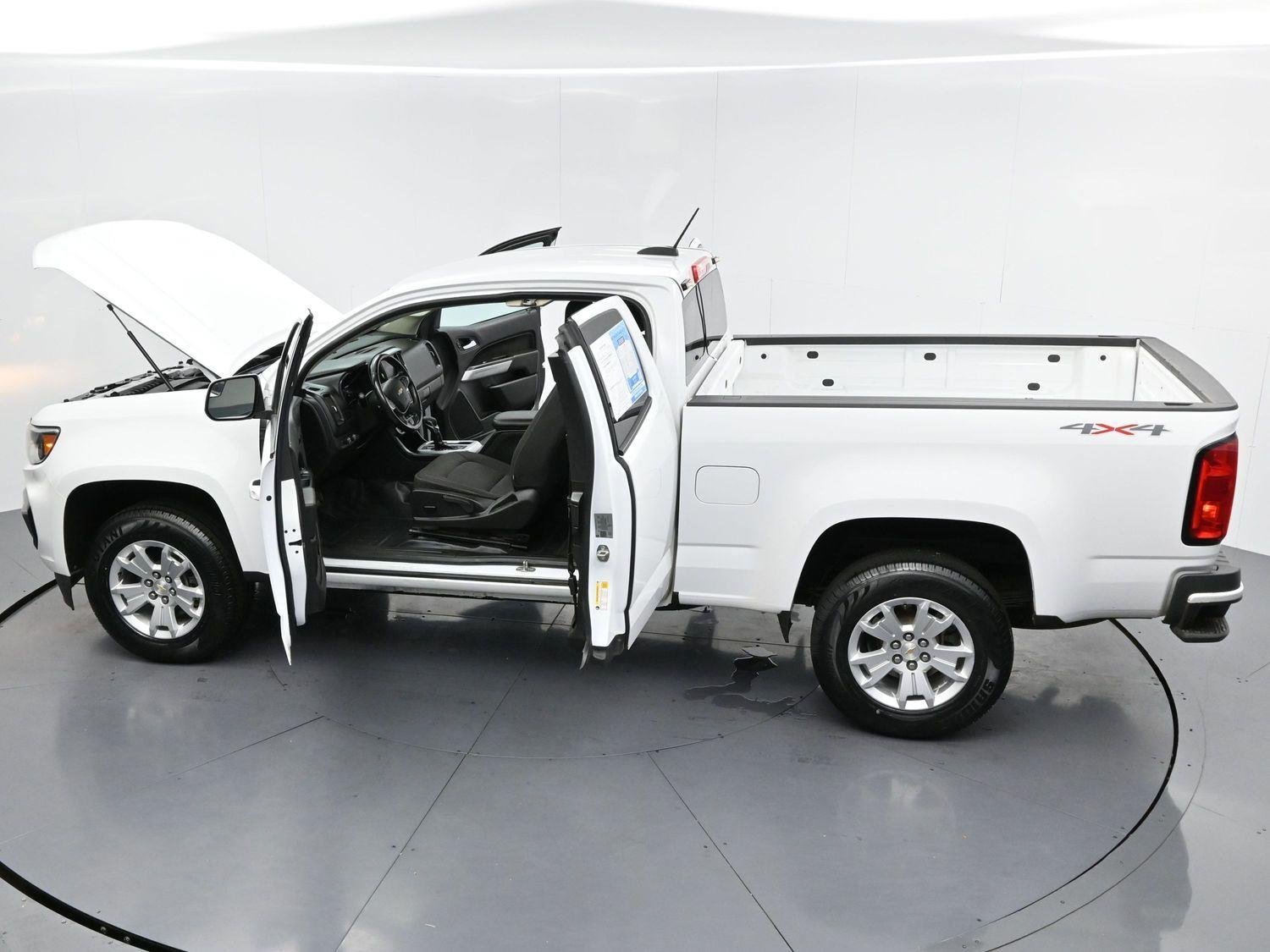 Used 2022 Summit White Chevrolet 4WD LT image 39