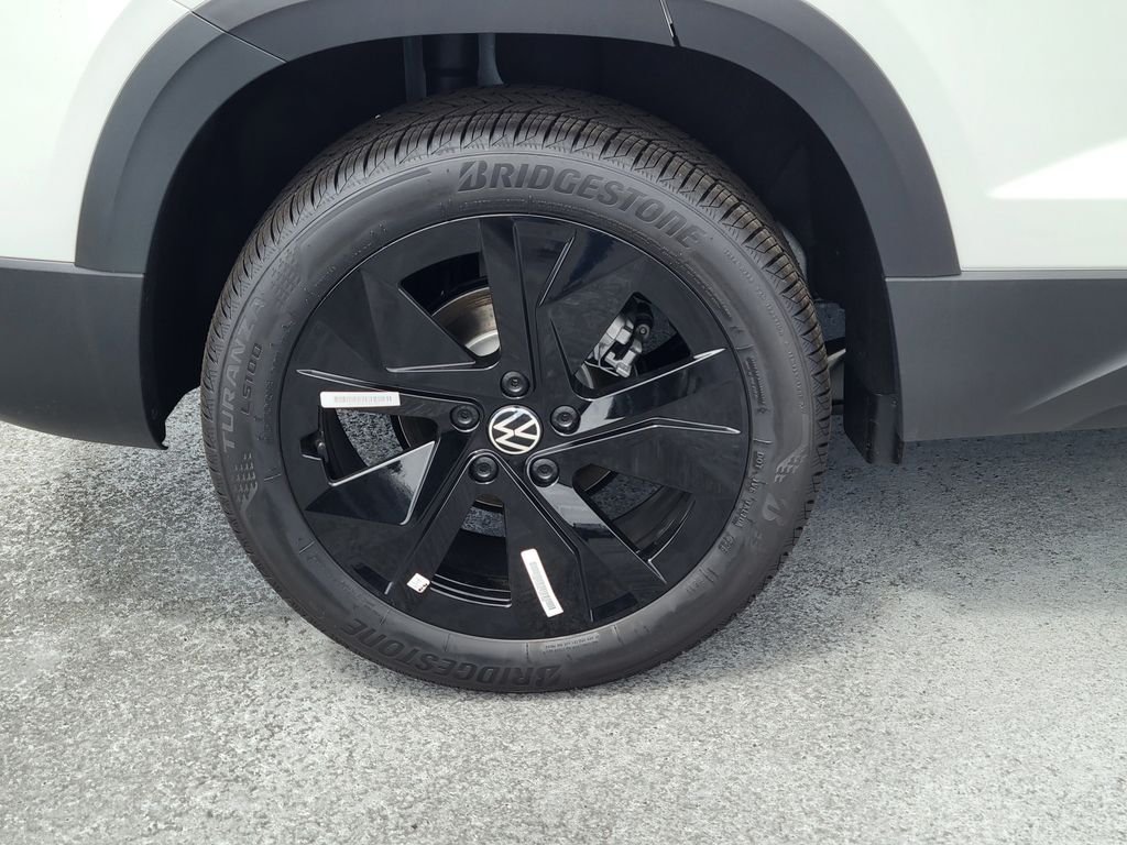 New 2026 White Volkswagen 1.5T SE Black image 5