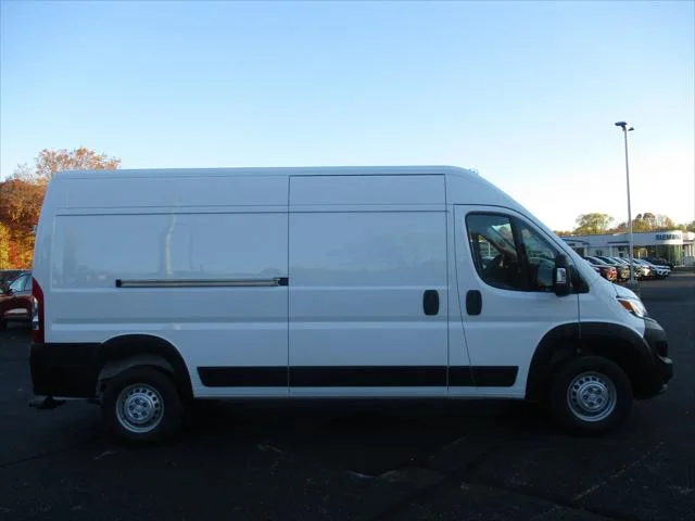 New 2026 Bright White Clear-Coat Exterior Paint RAM Tradesman image 5