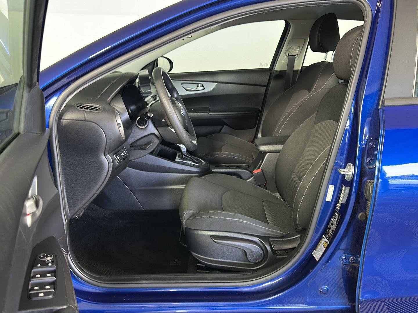 Used 2021 Deep Sea Blue Kia LXS image 9
