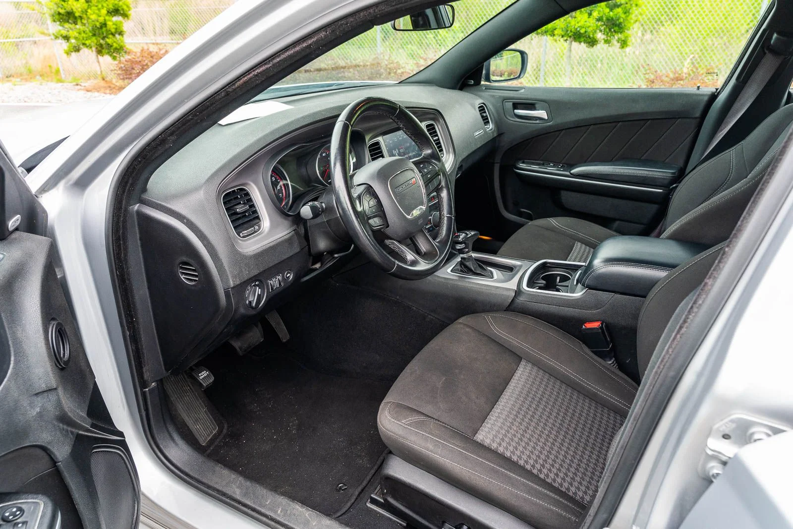 Used 2023 Silver Dodge SXT image 17