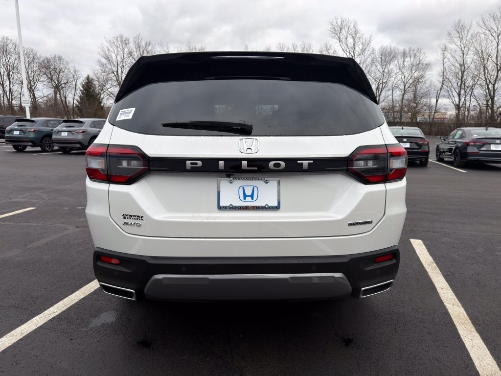 New 2026 Platinum White Pearl Honda Touring image 4