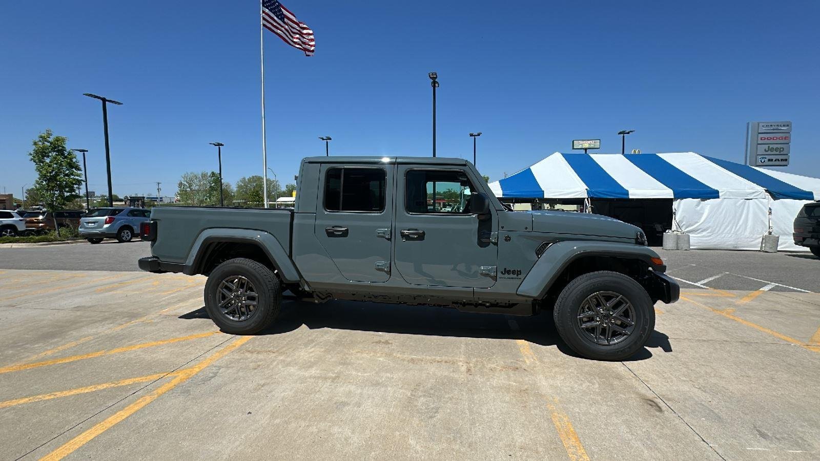 New 2026 Anvil Clear-Coat Exterior Paint Jeep Sport S image 5