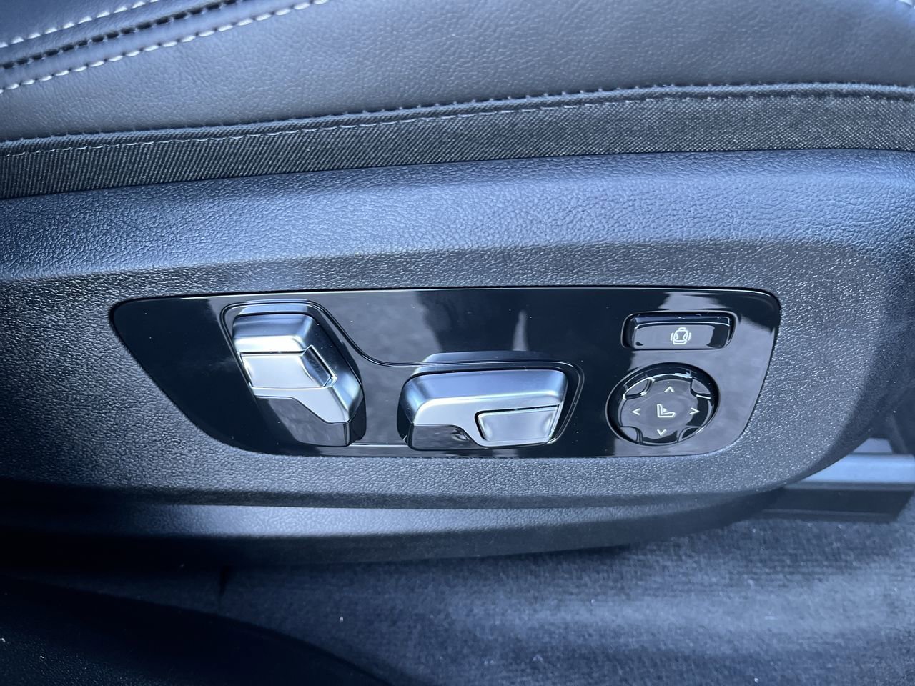 2026 BMW X7 40i - Photo 39