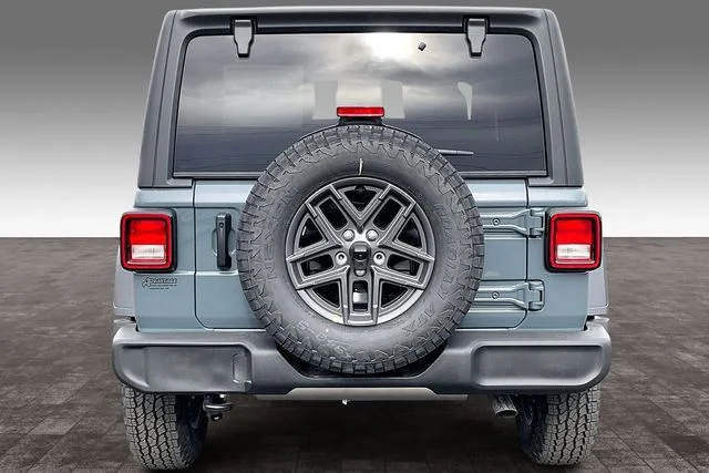 New 2026 Anvil Clearcoat Jeep Sport S image 4