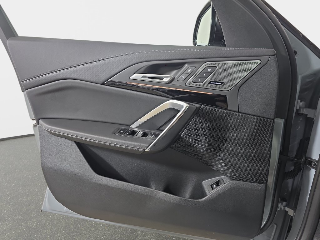 2026 BMW X2 28i - Photo 27