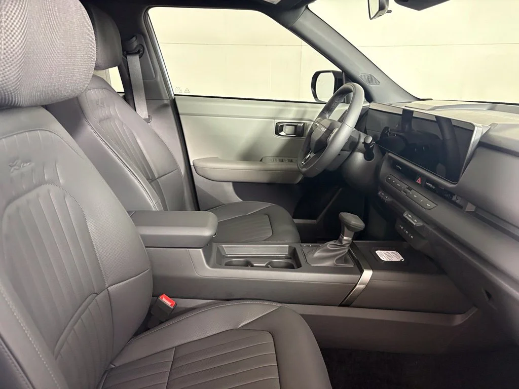 New 2027 Pale Gray Kia X-Line S image 14