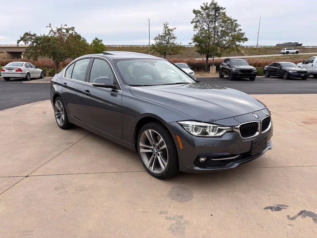 Used 2018 Mineral Grey Metallic BMW 330i xDrive image 3