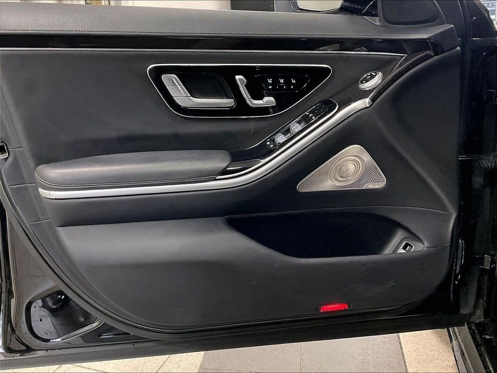 Used 2022 Black Mercedes-Benz S 500 image 9