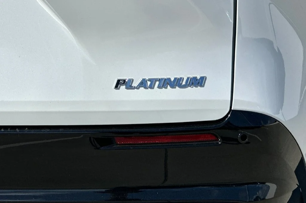 New 2026 Wind Chill Pearl <sup>1</sup> Toyota  Platinum image 31