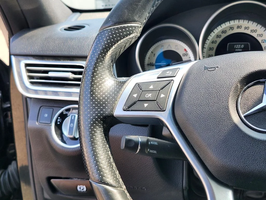 Used 2016  Mercedes-Benz E 350 image 29