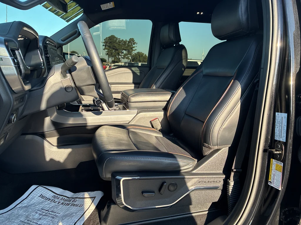Used 2024 Agate Black Metallic Ford LARIAT image 11