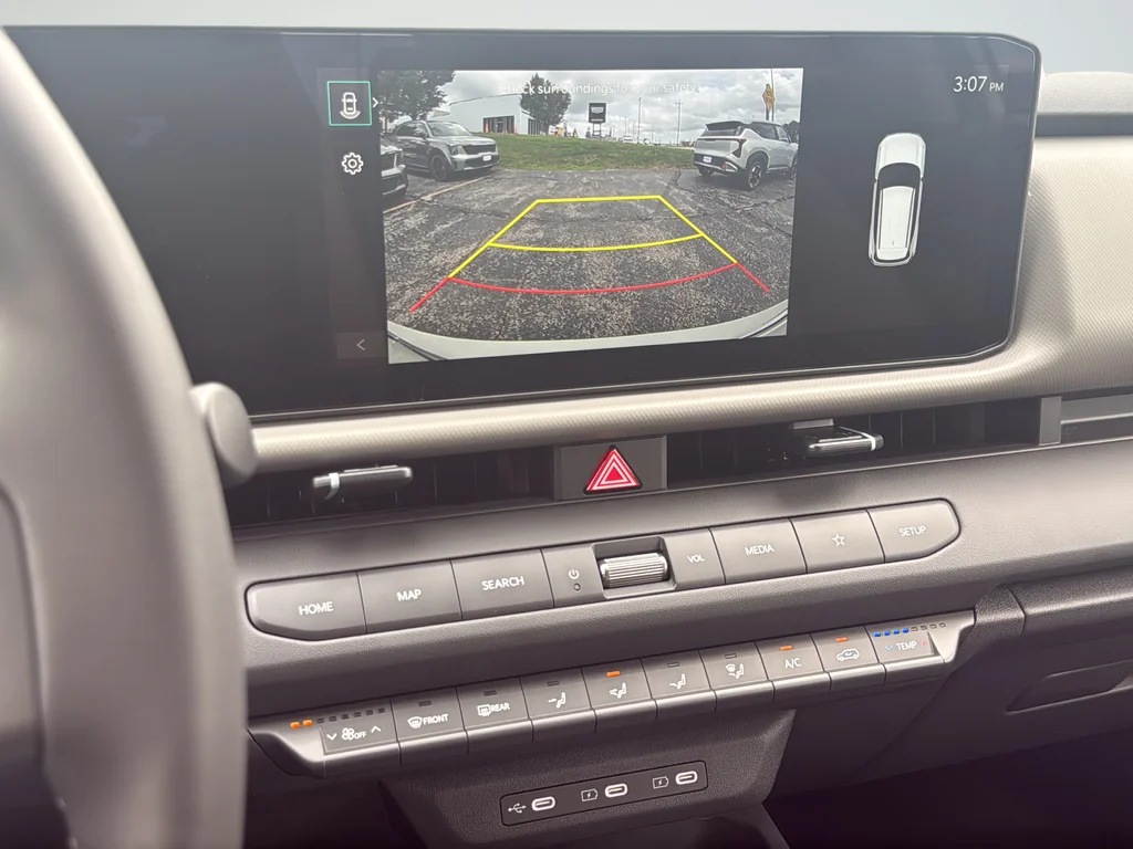 New 2027 Snow White Pearl Kia LX image 17