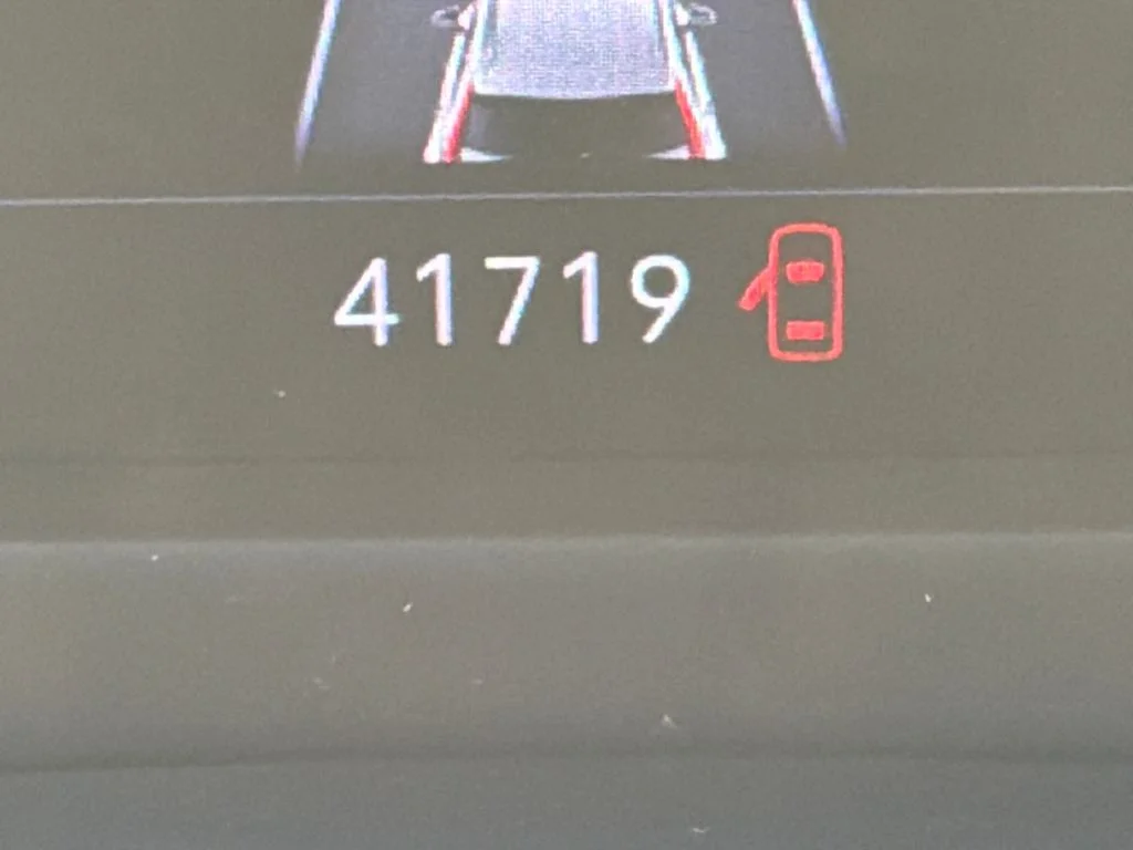 Used 2021  Cadillac Premium Luxury image 25