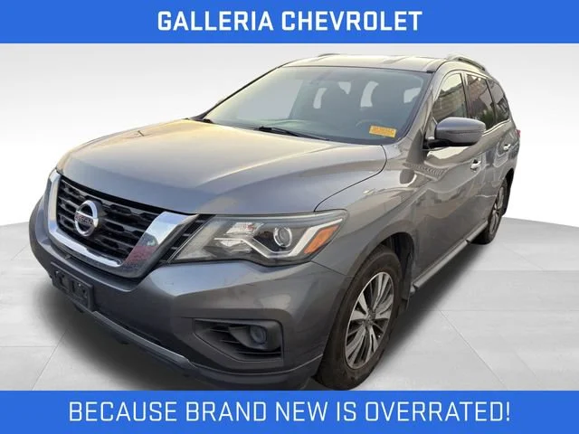 2017 Nissan Pathfinder S 2WD's photo