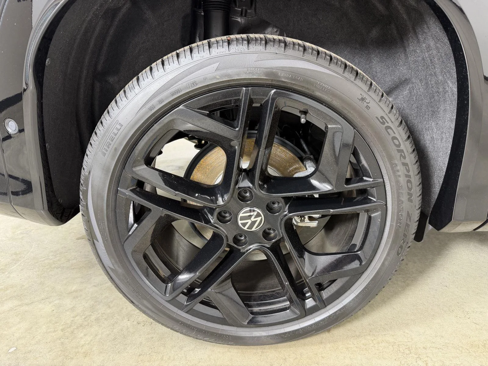 New 2026 Deep Black Pearl Volkswagen SE R-Line Black image 18