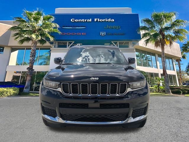 New 2026 Diamond Black Crystal Pearl-Coat Exterior Paint Jeep Laredo image 3