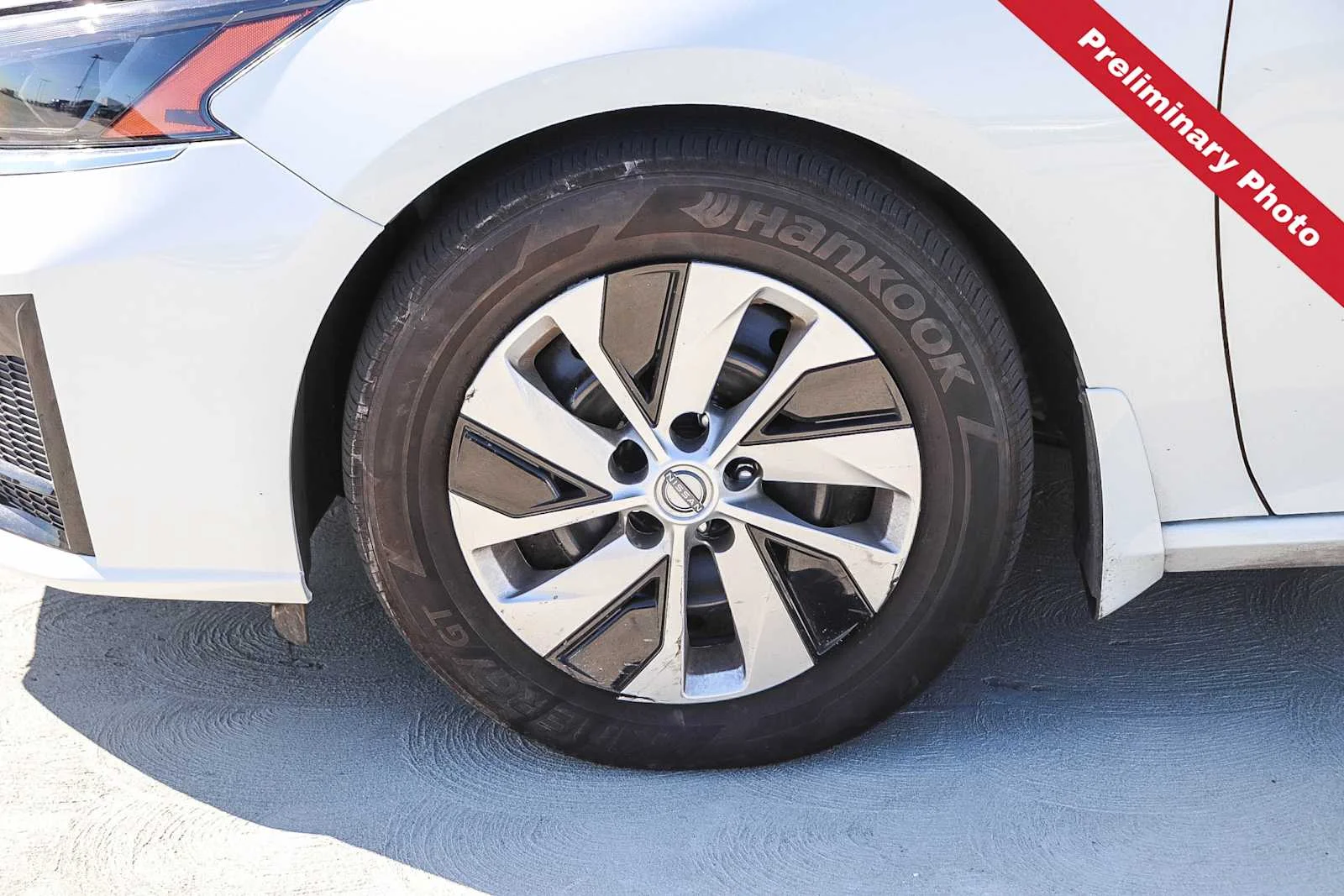 Used 2025 Glacier White Nissan S image 10