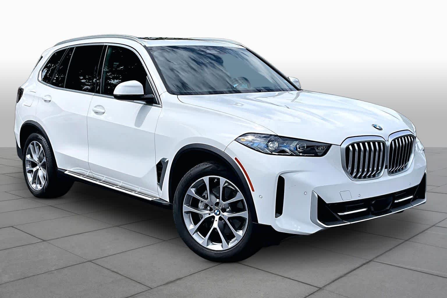 Used 2026 Alpine White BMW sDrive40i image 6